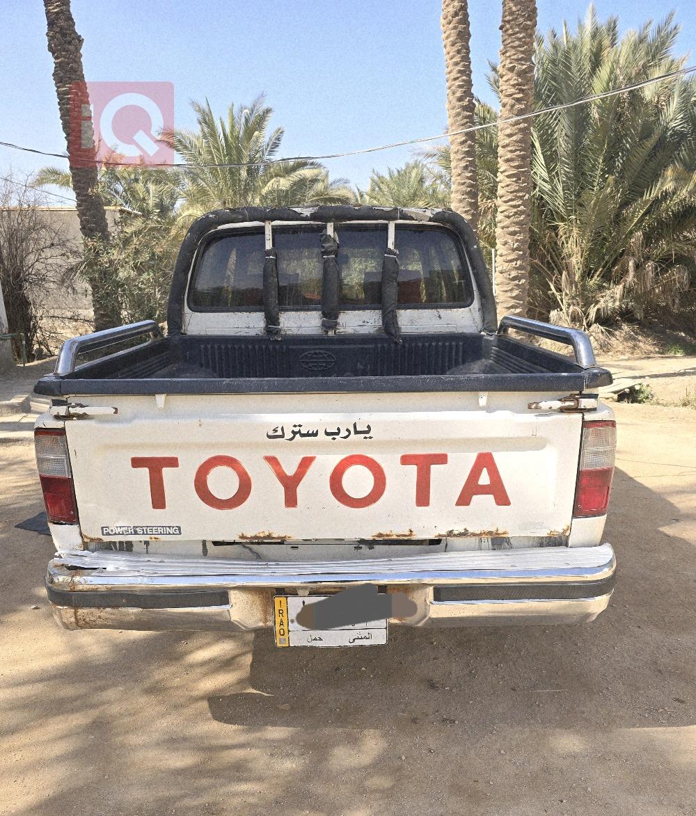 تويوتا هايلوكس